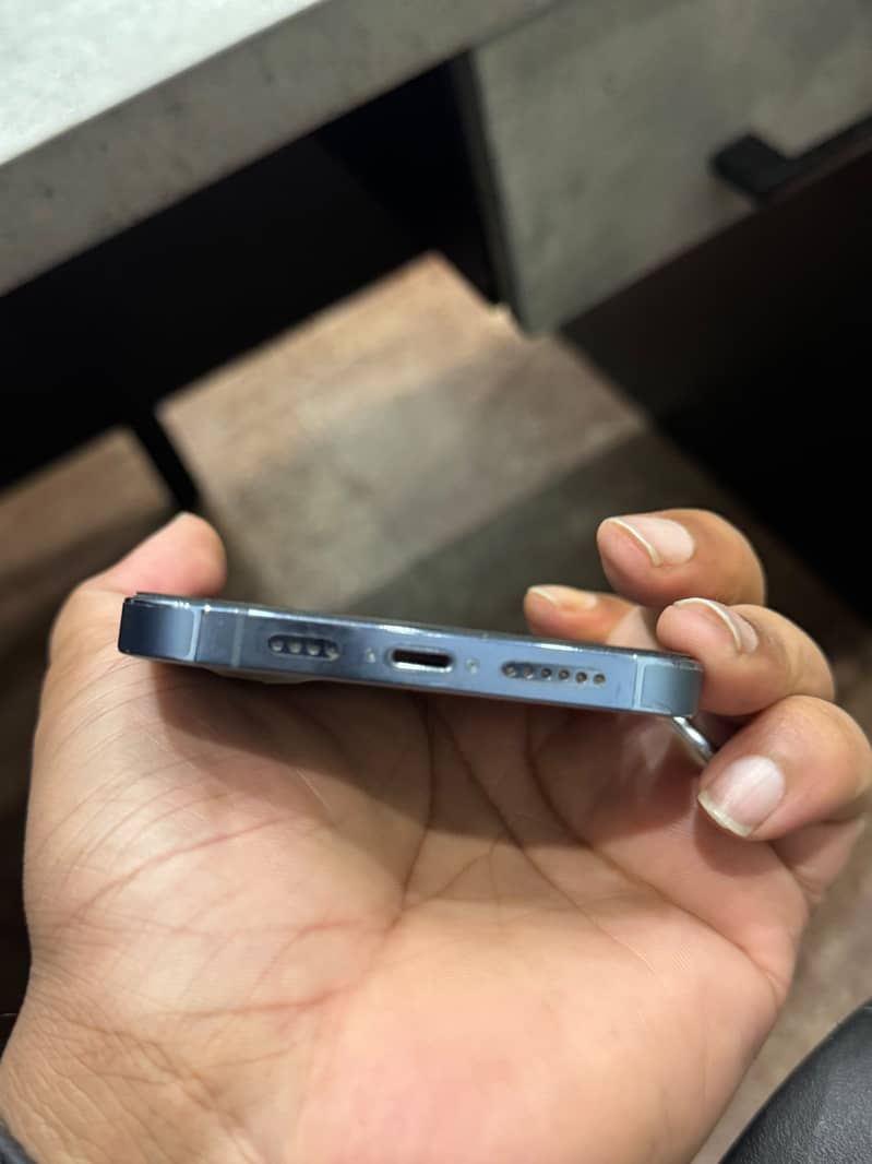 Apple iPhone 13 Pro Max 2