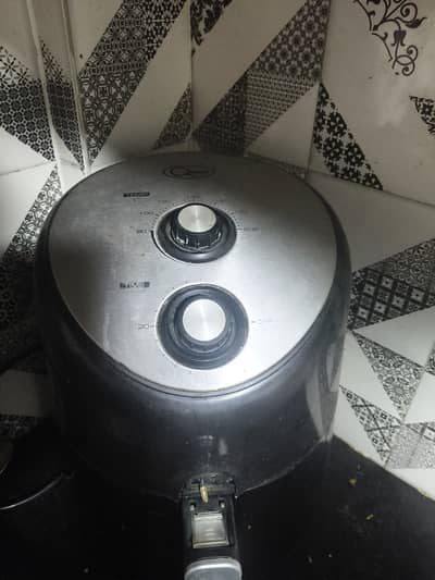International brand used hai bhut acha hai urgent sale piso ke need h