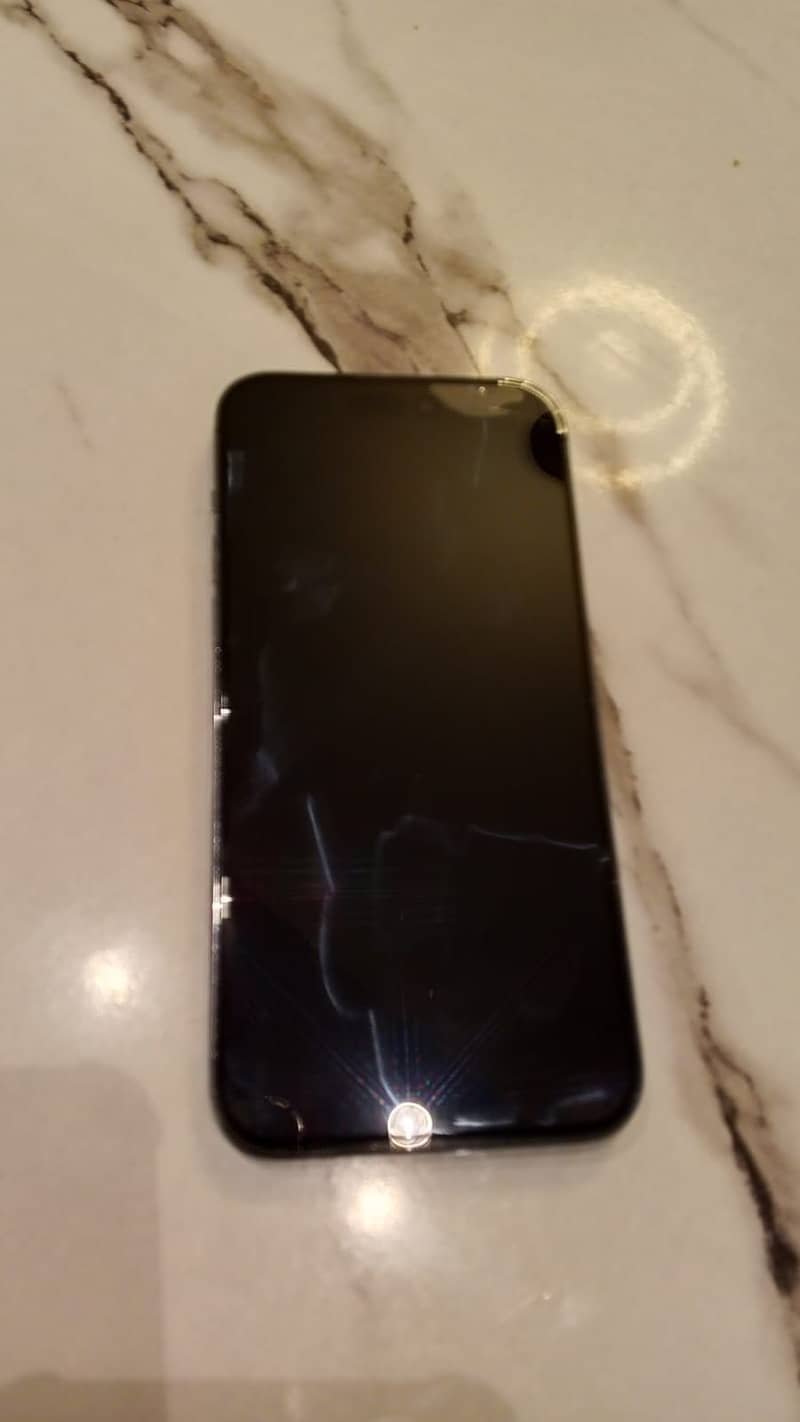 Apple iPhone 14 Pro Max 1