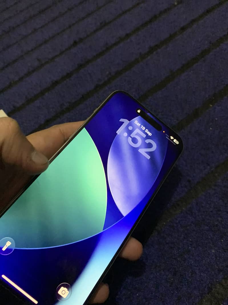 Apple iPhone 15 Pro Max 3