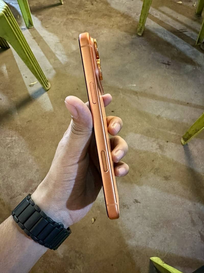 Apple iPhone 17 Pro Max 5