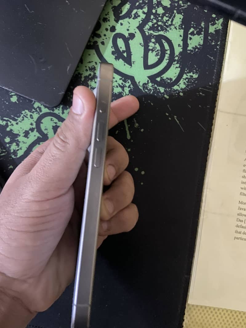 Apple iPhone 15 Pro 2