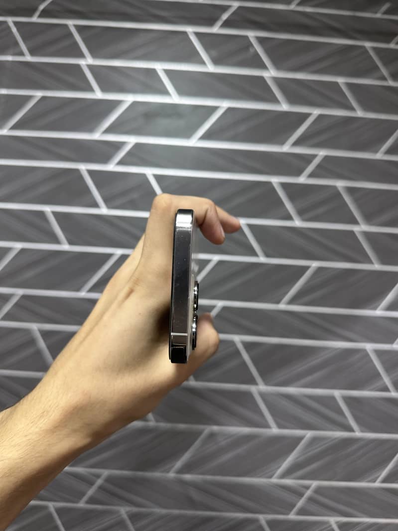 Apple iPhone 13 Pro 4