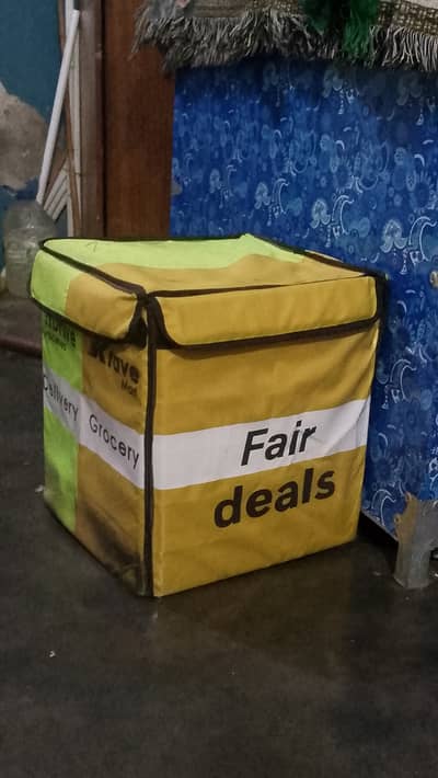 Krave mart ka bag hai new condition me Sirf 3 week use Howa hai price