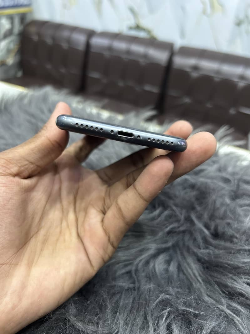 iPhone 8 1