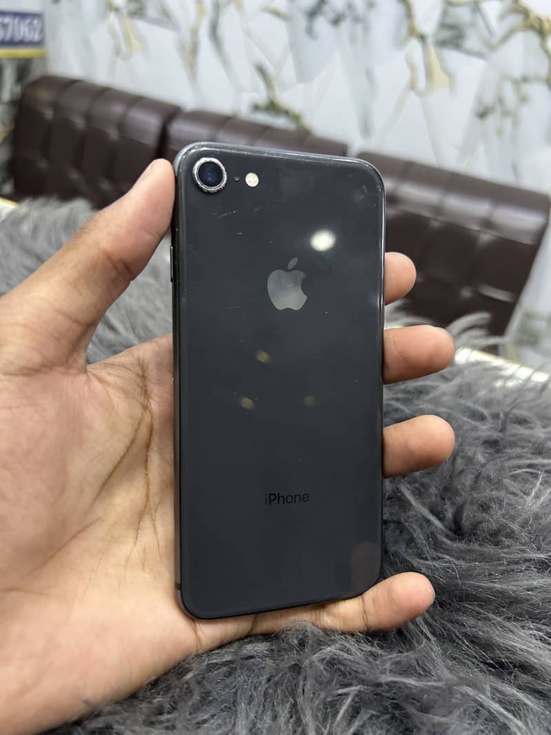 iPhone 8 3