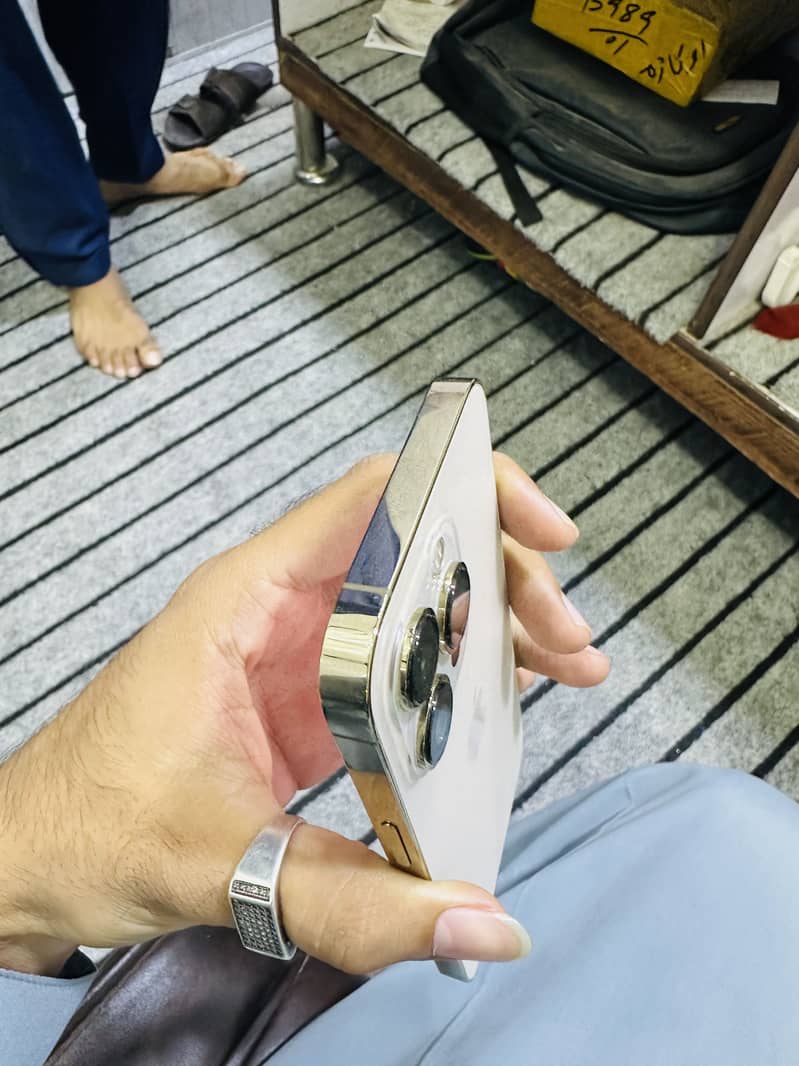 Apple iPhone 13 Pro 3