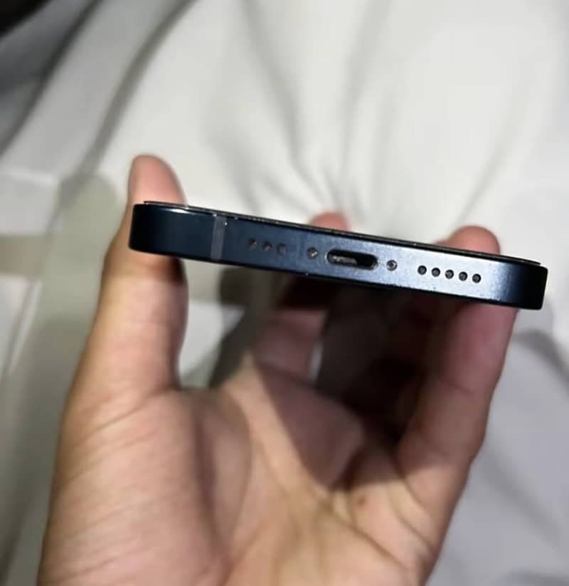 Apple iPhone 13 3