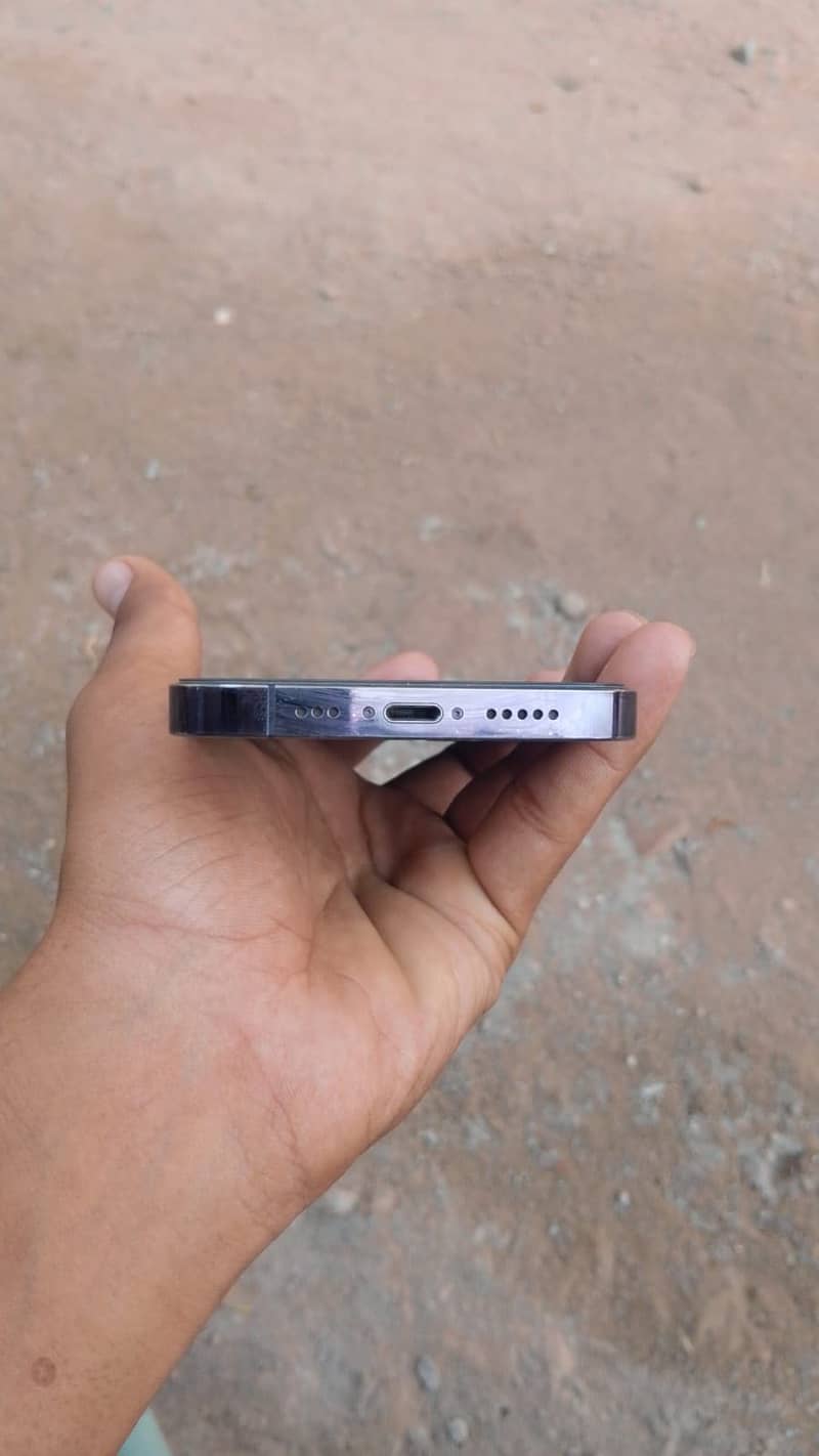 Apple iPhone 14 Pro 2