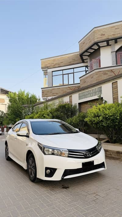 Toyota Corolla Altis Grande 2015