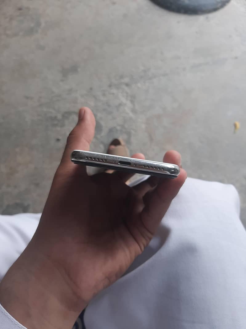 Apple iPhone X 1