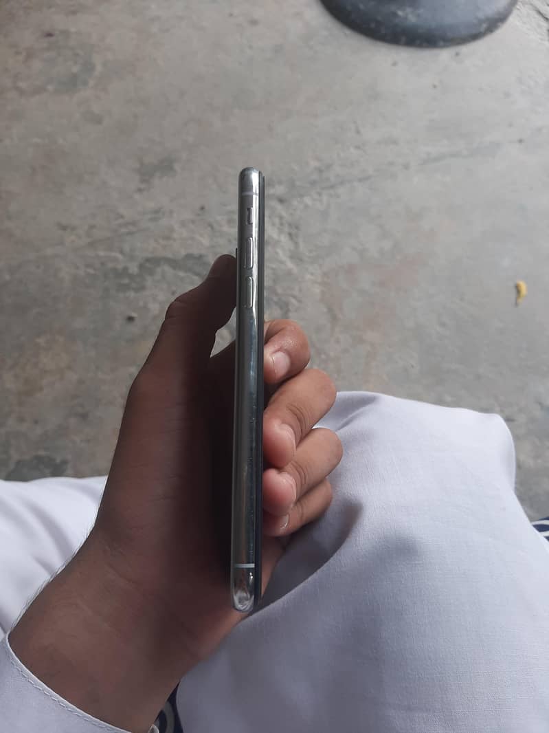 Apple iPhone X 2