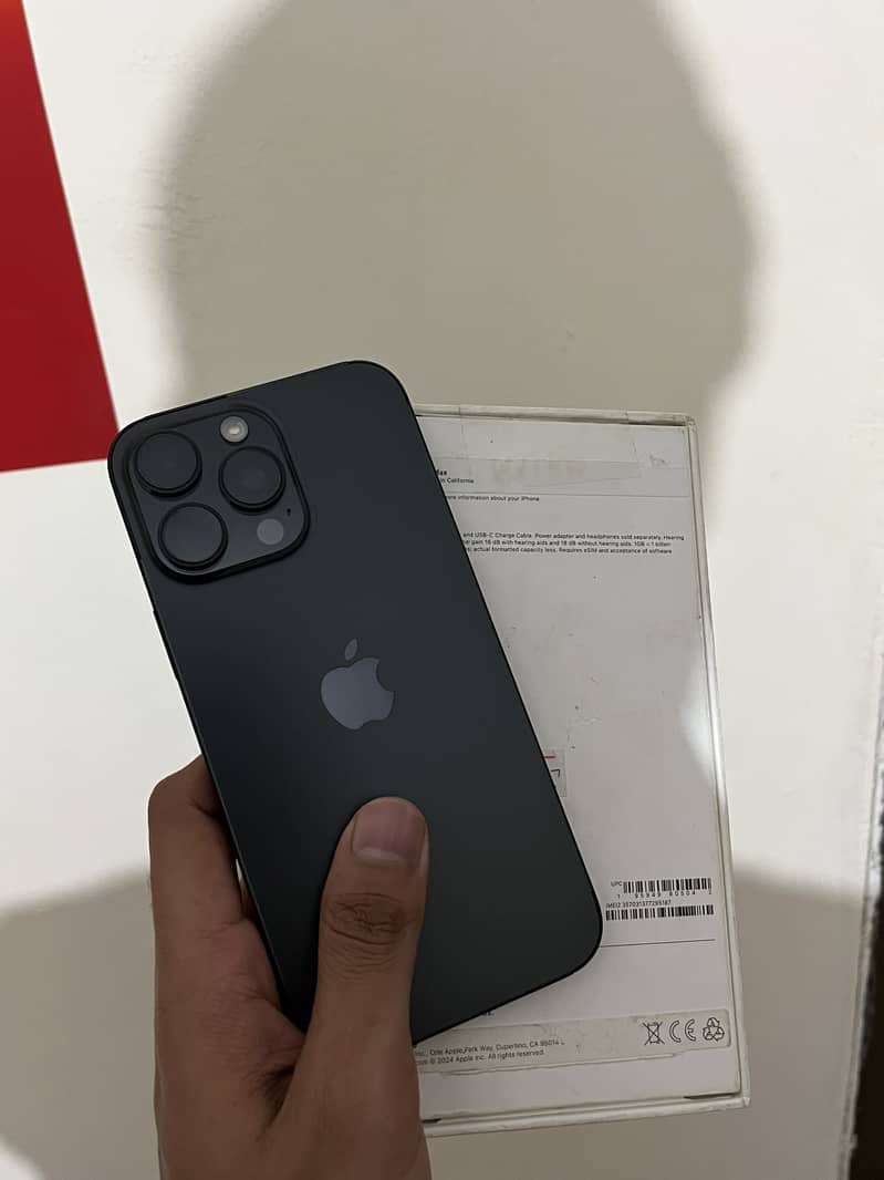 Apple iPhone 16 Pro Max 1