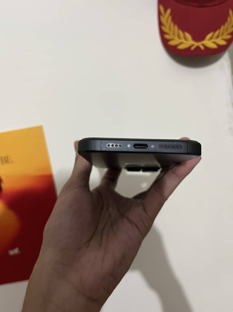 Apple iPhone 16 Pro Max 8