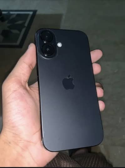 Apple iPhone 16