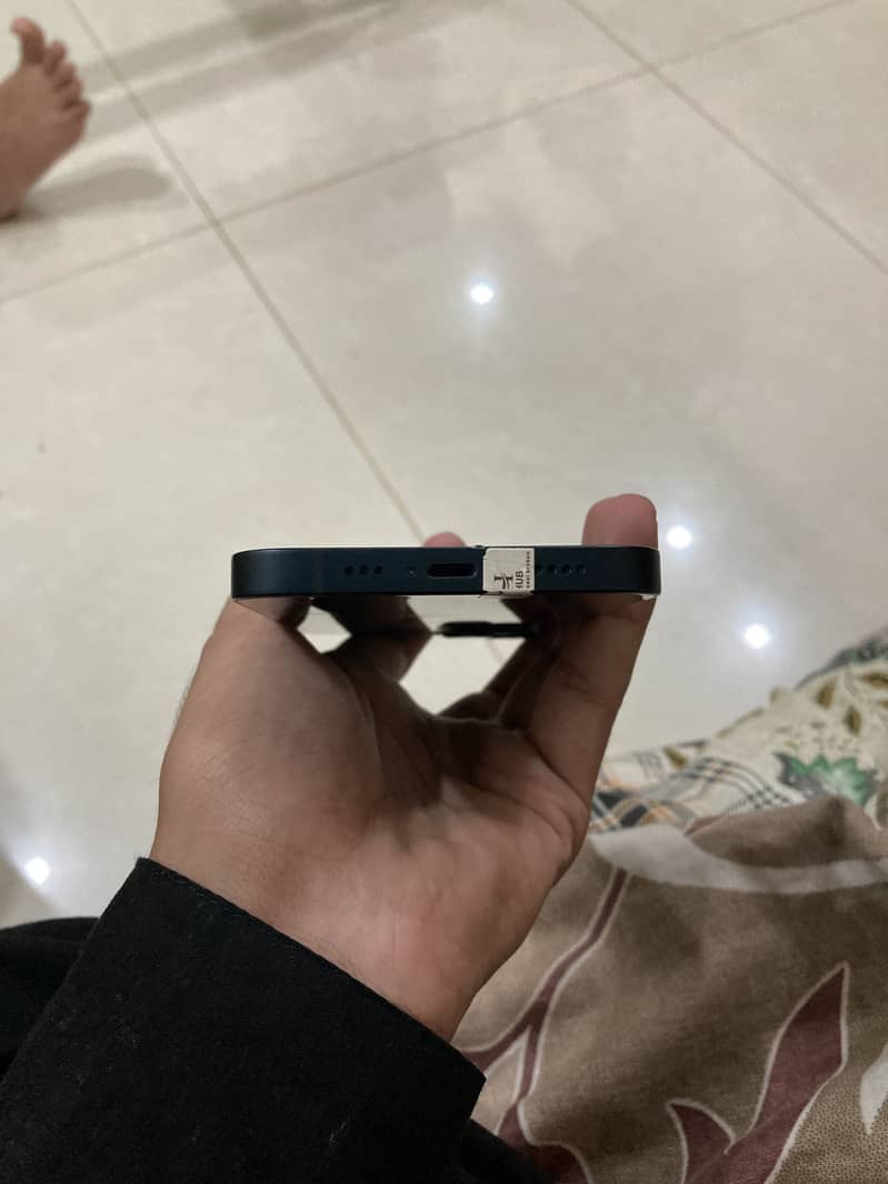 Apple iPhone 13 7