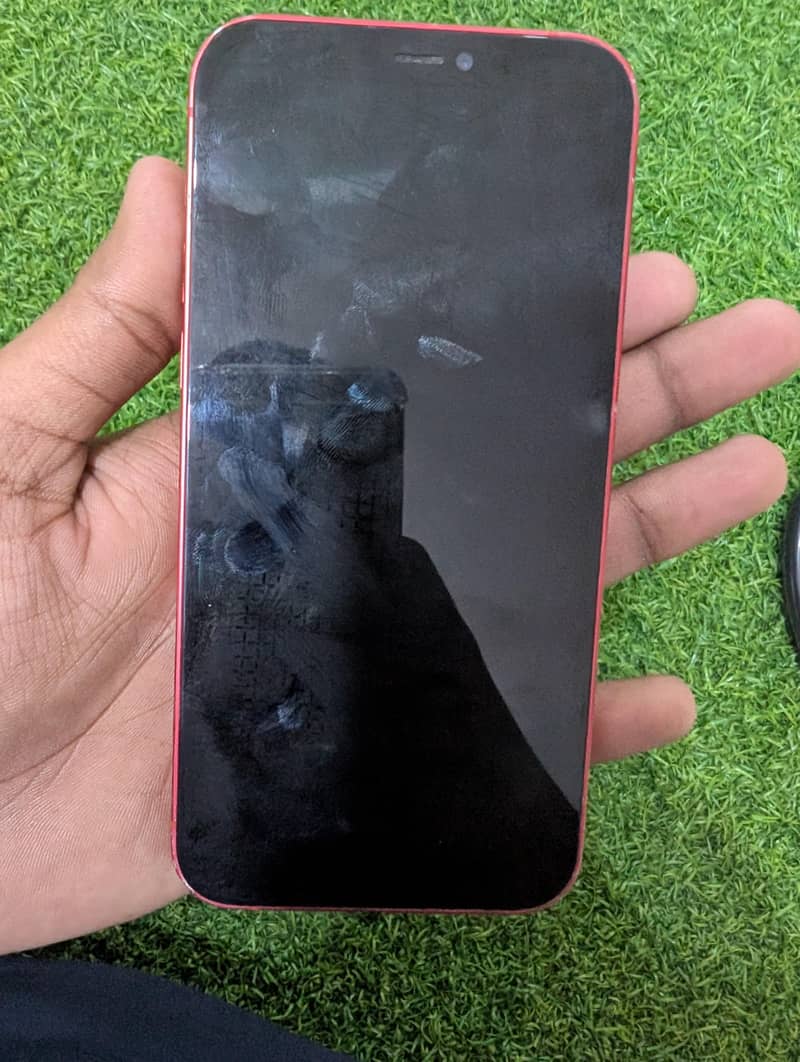 Apple iPhone 12 4