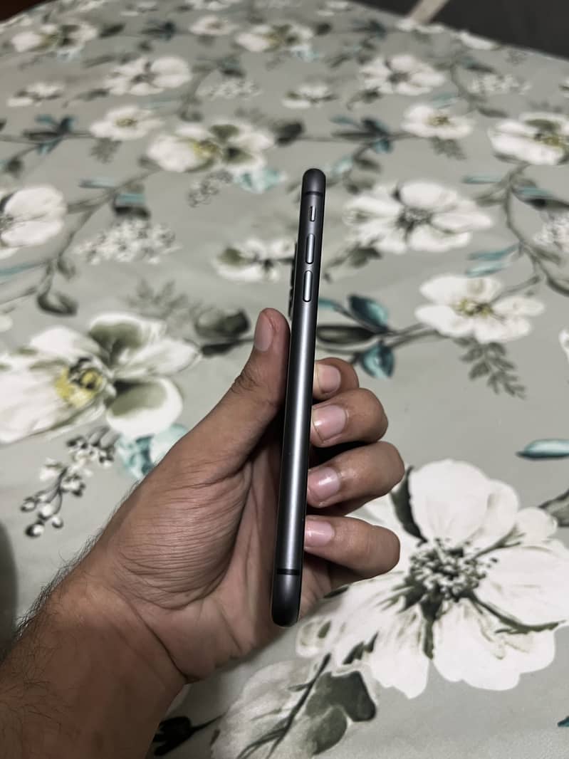 Apple iPhone 11 2