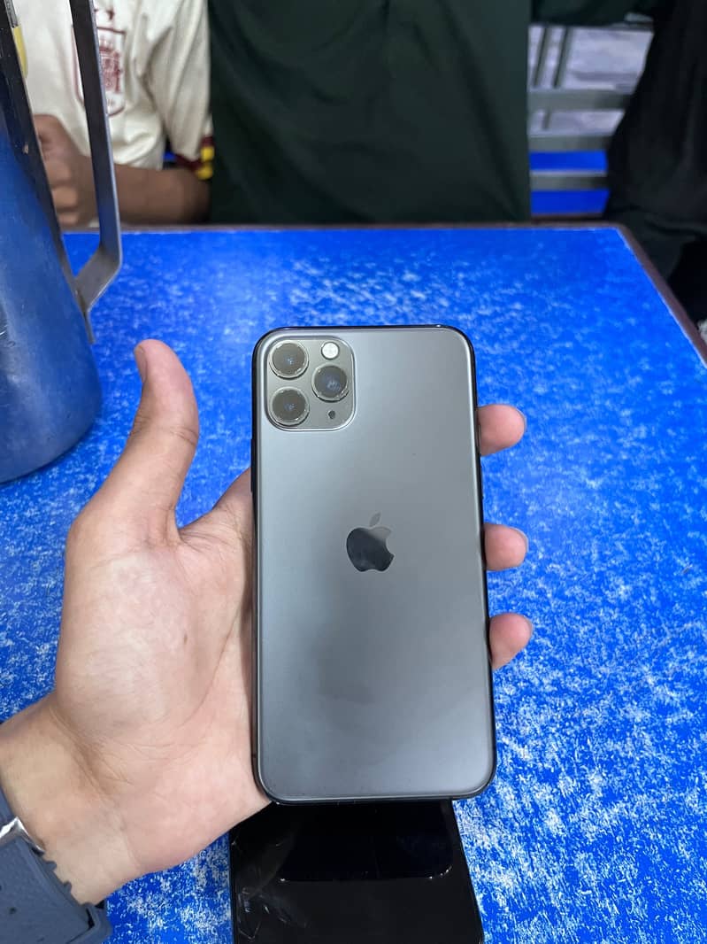 Apple iPhone 11 Pro 3