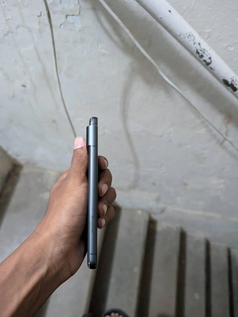 Google Pixel 8 4