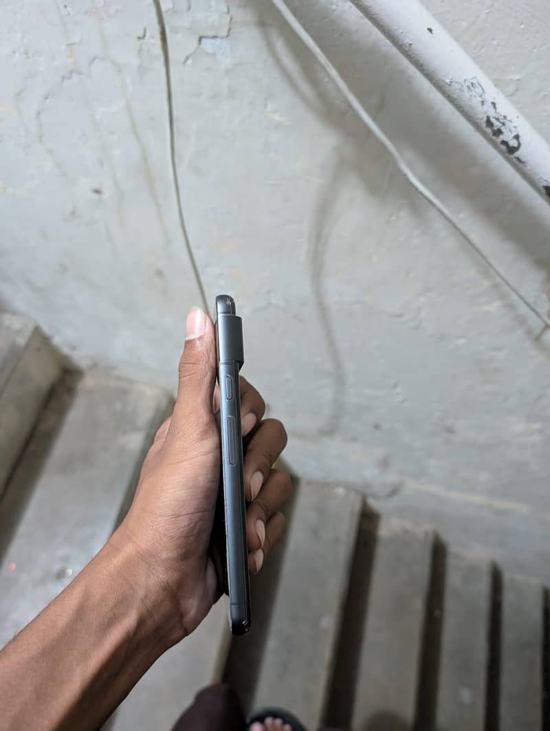 Google Pixel 8 6