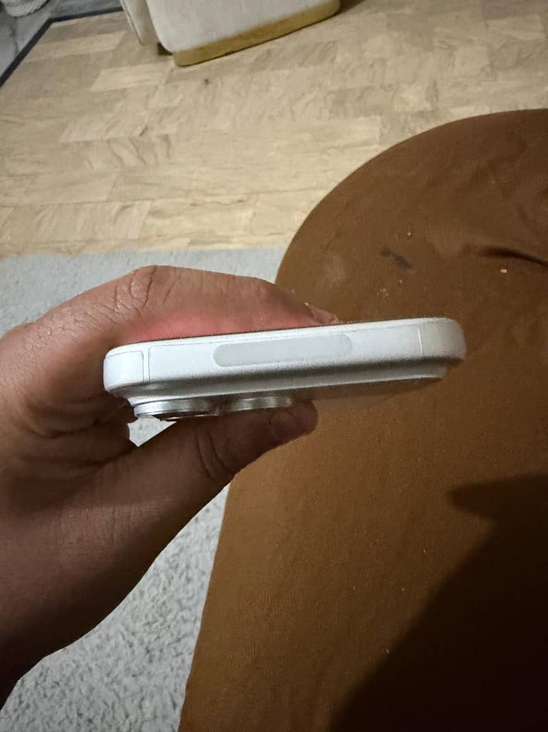 Apple iPhone 17 Pro Max 2