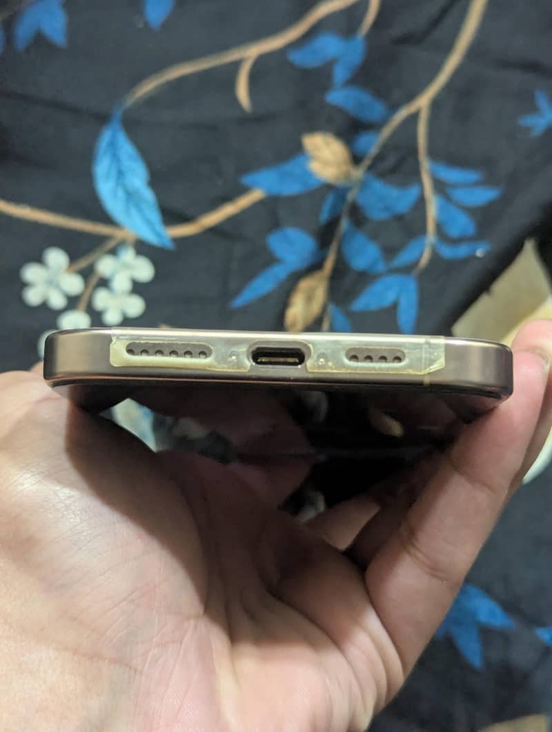 Apple iPhone 16 Pro Max 3