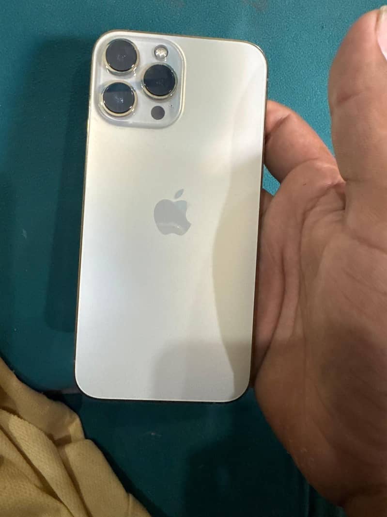Apple iPhone 13 Pro Max 3