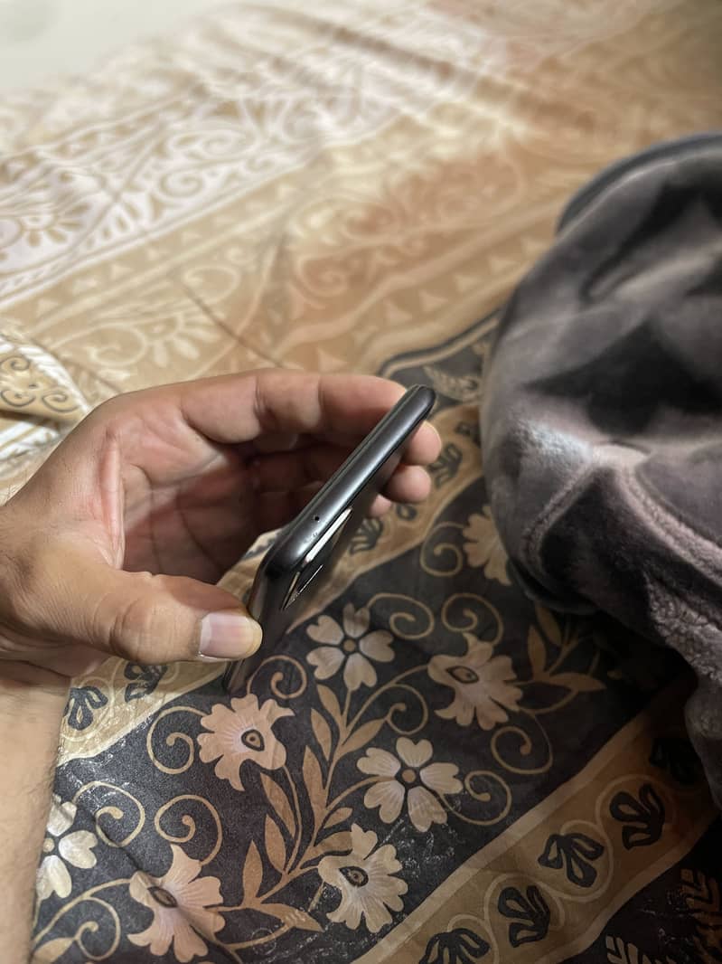 OPPO A76 1