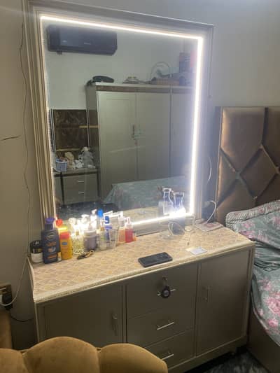 Dressing table