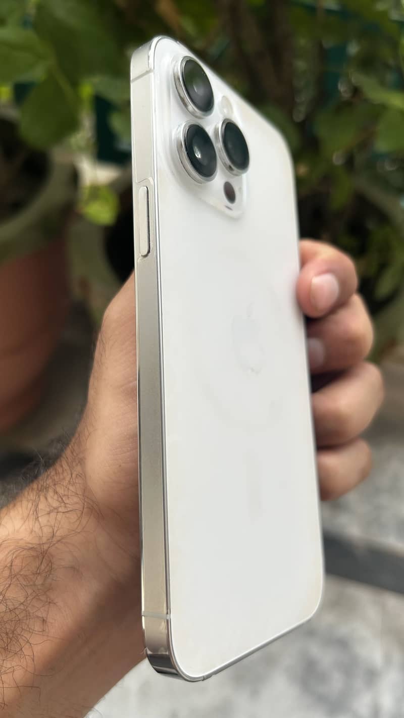 Apple iPhone 14 Pro Max 2