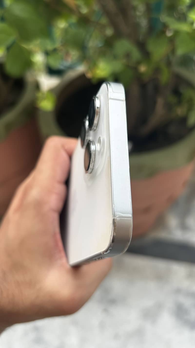 Apple iPhone 14 Pro Max 4