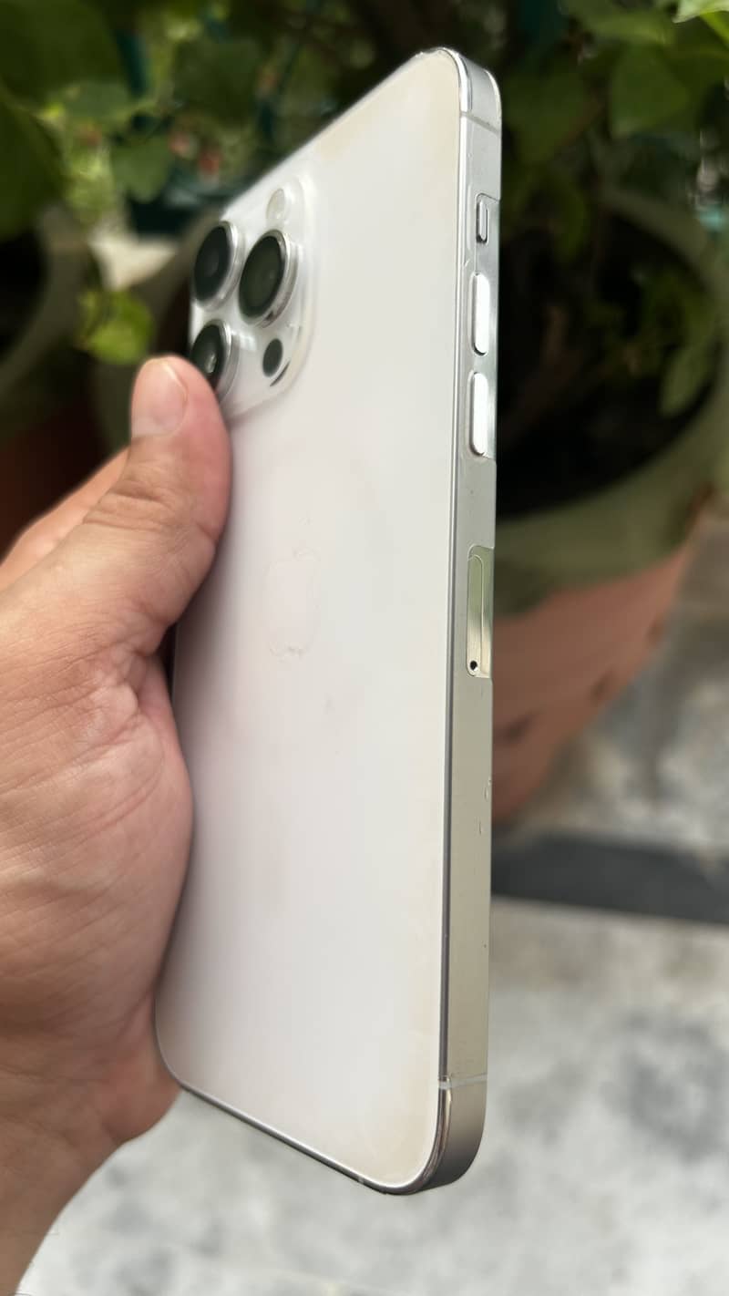 Apple iPhone 14 Pro Max 5
