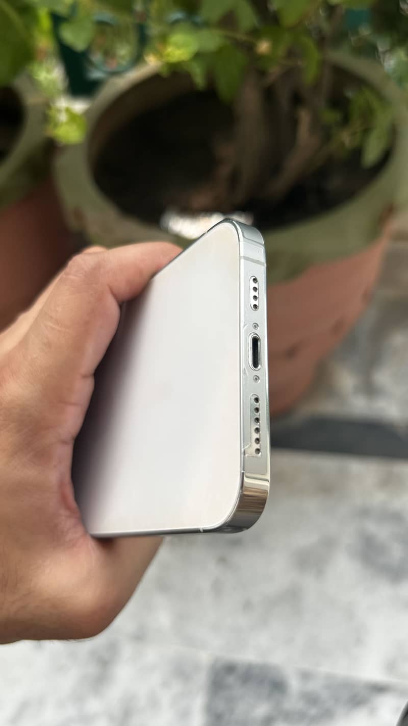 Apple iPhone 14 Pro Max 7