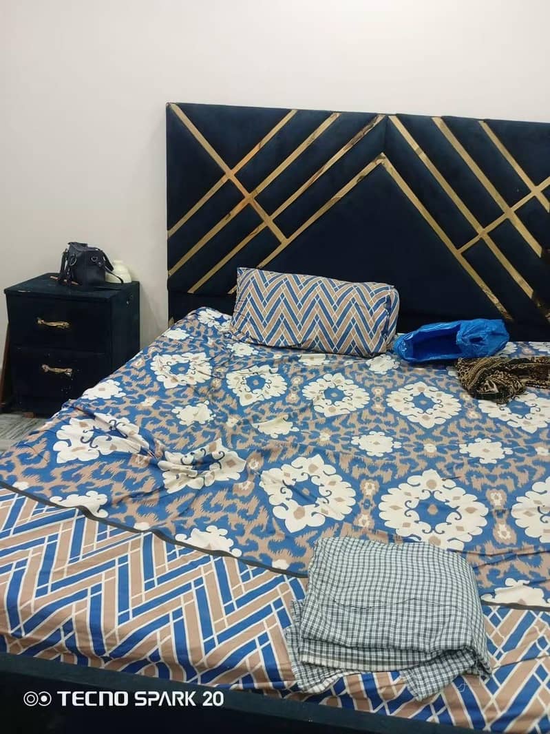Bed Queen Size 0