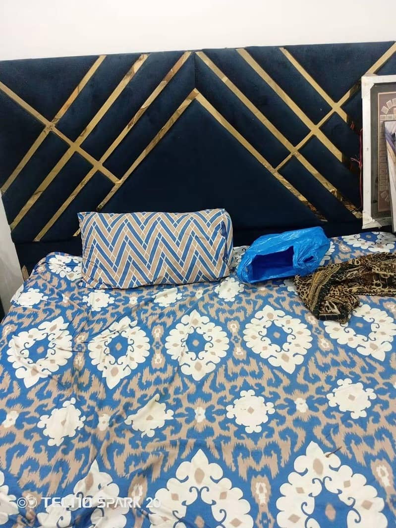 Bed Queen Size 1