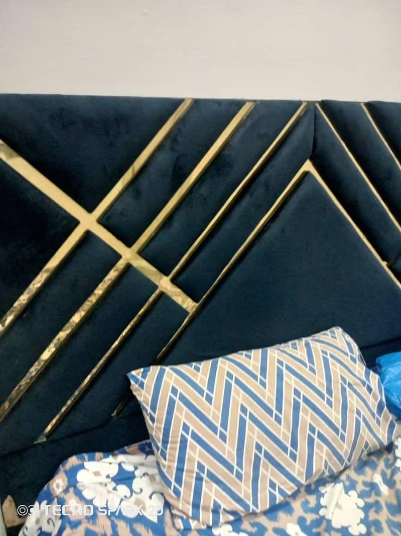Bed Queen Size 2