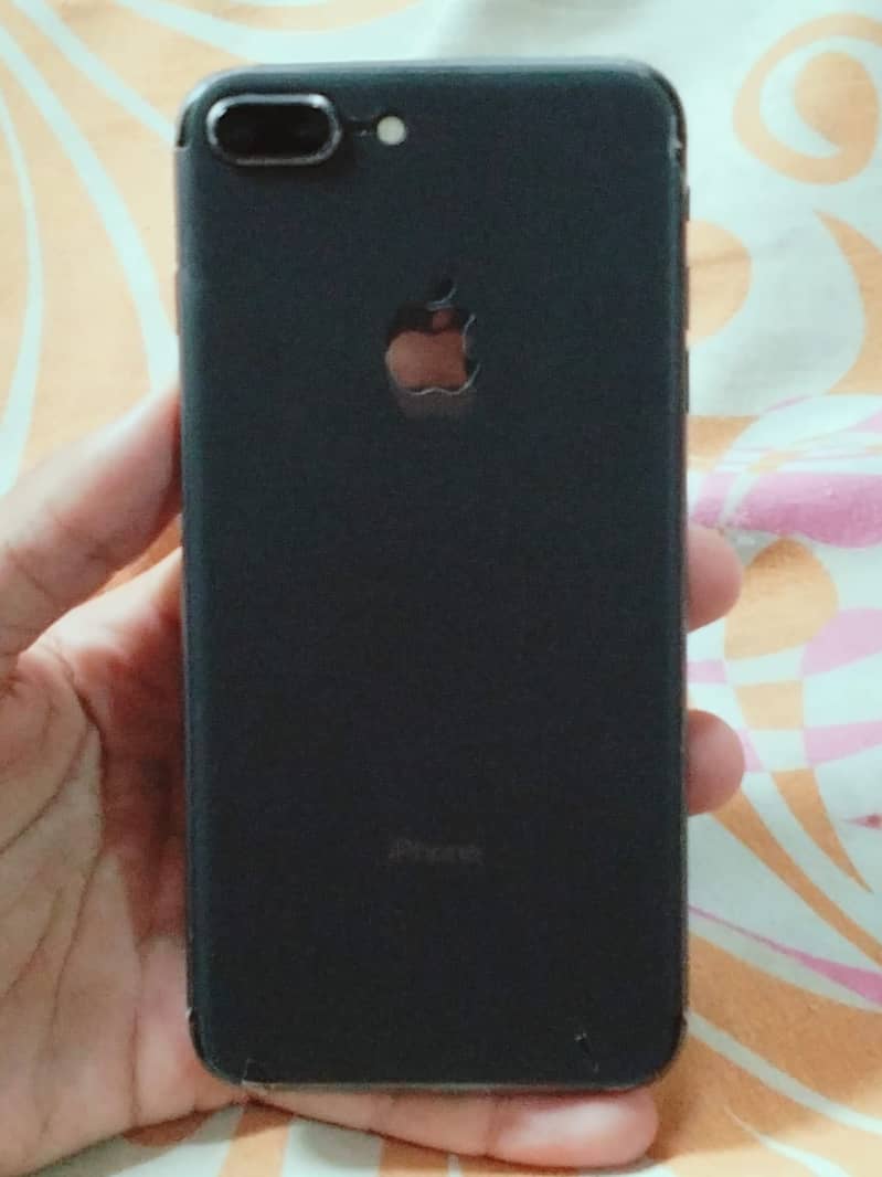 Apple iPhone 8 Plus 1
