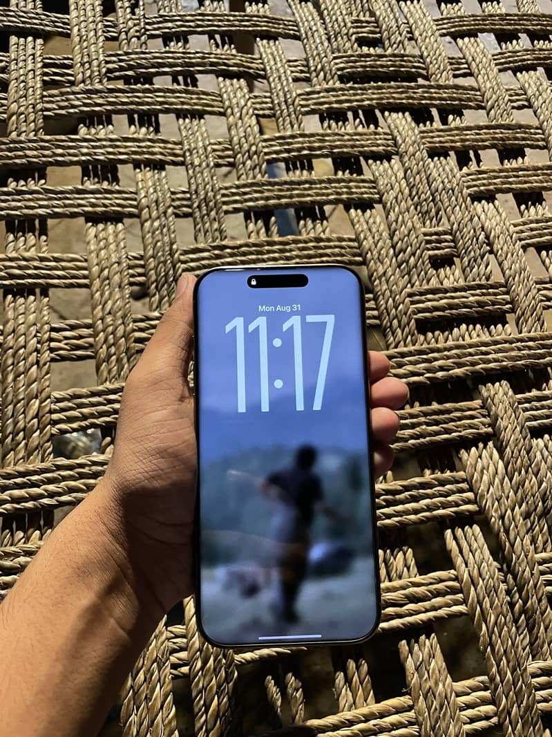 Apple iPhone 16 Pro Max 0