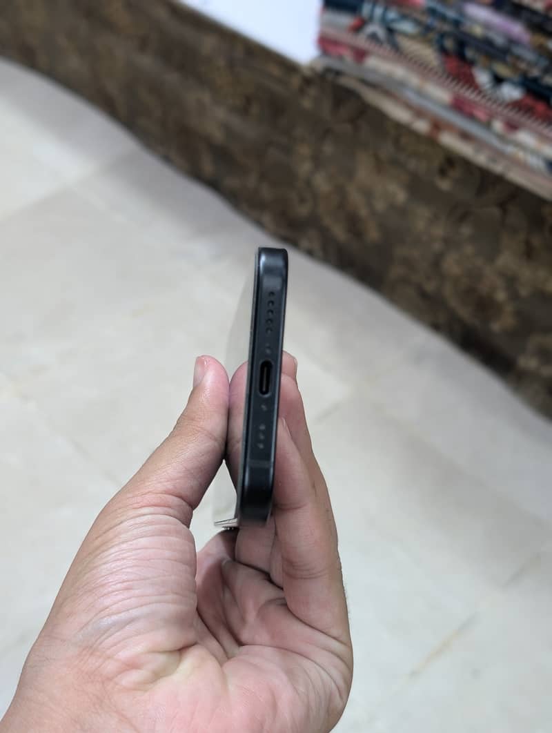 Apple iPhone 15 5