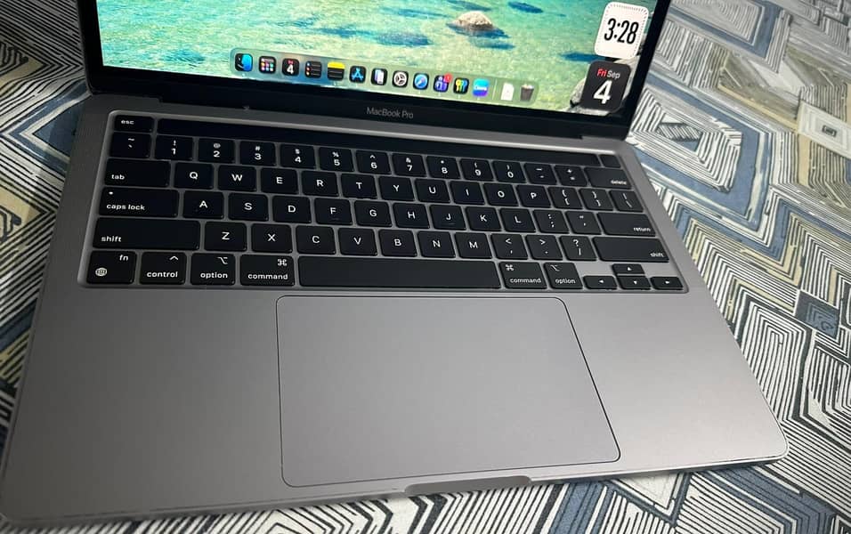 MAC BOOK PRO M1 0
