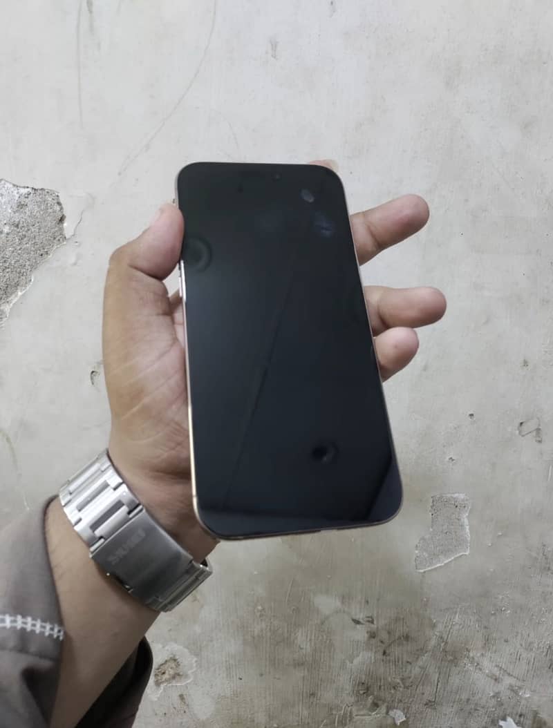 Apple iPhone 16 Pro Max 0