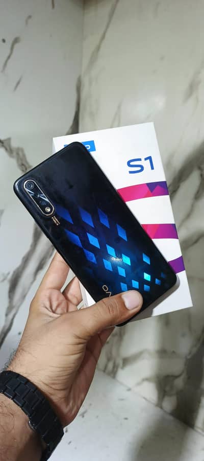 Vivo S1