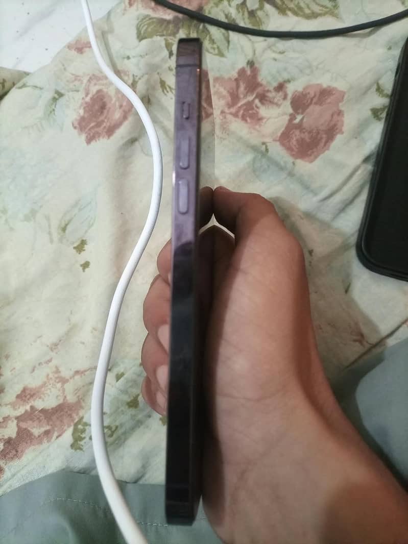 Apple iPhone 14 Pro Max 6