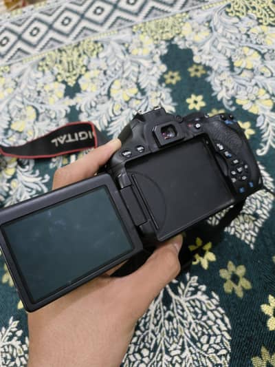 Cannon EOS 700D