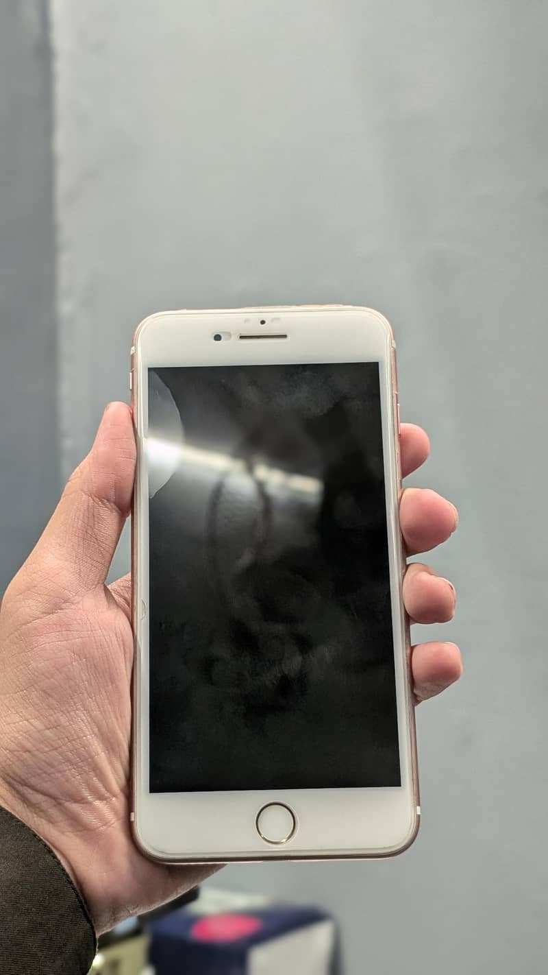 Apple iPhone 7 Plus 1