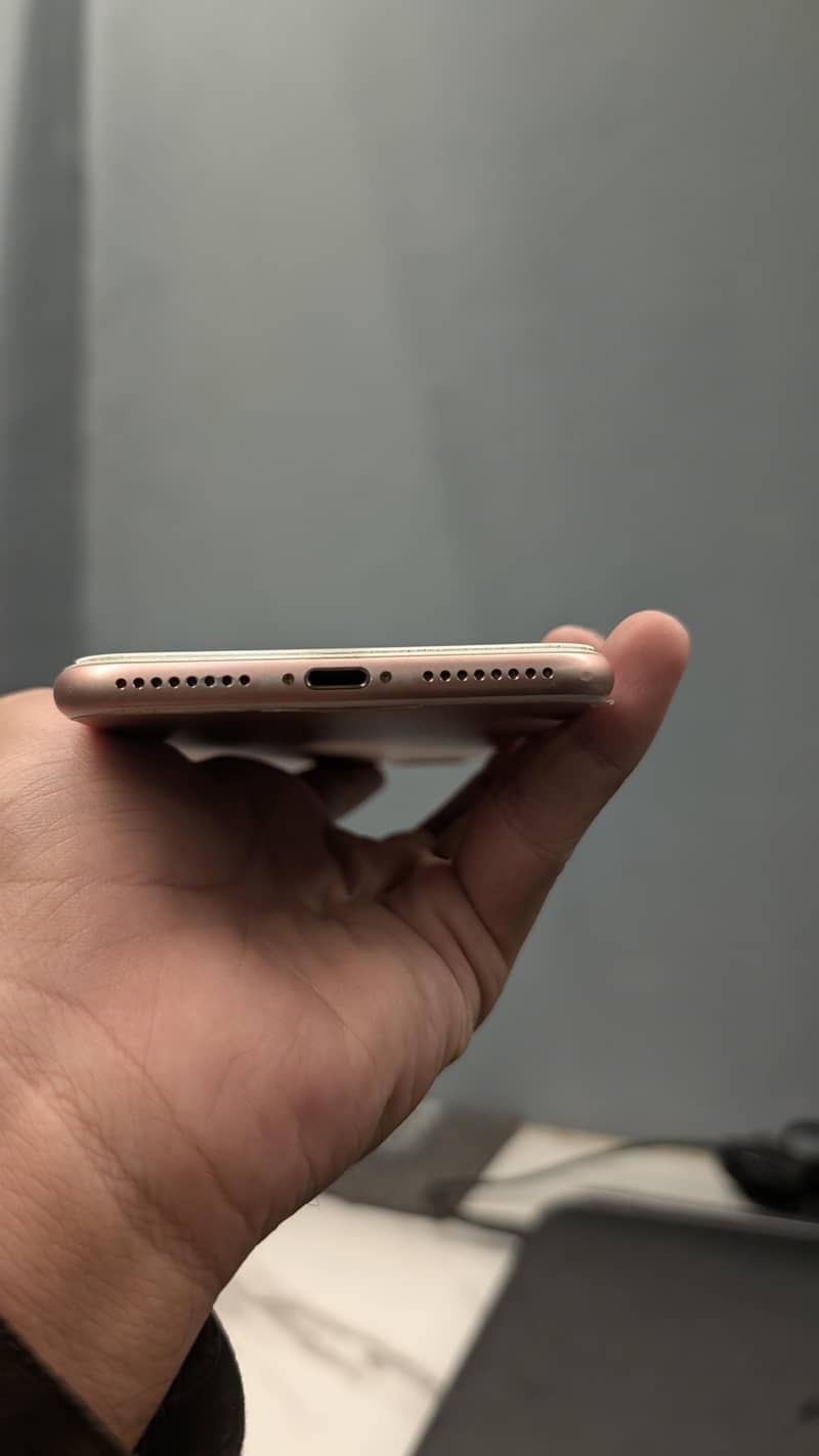 Apple iPhone 7 Plus 4