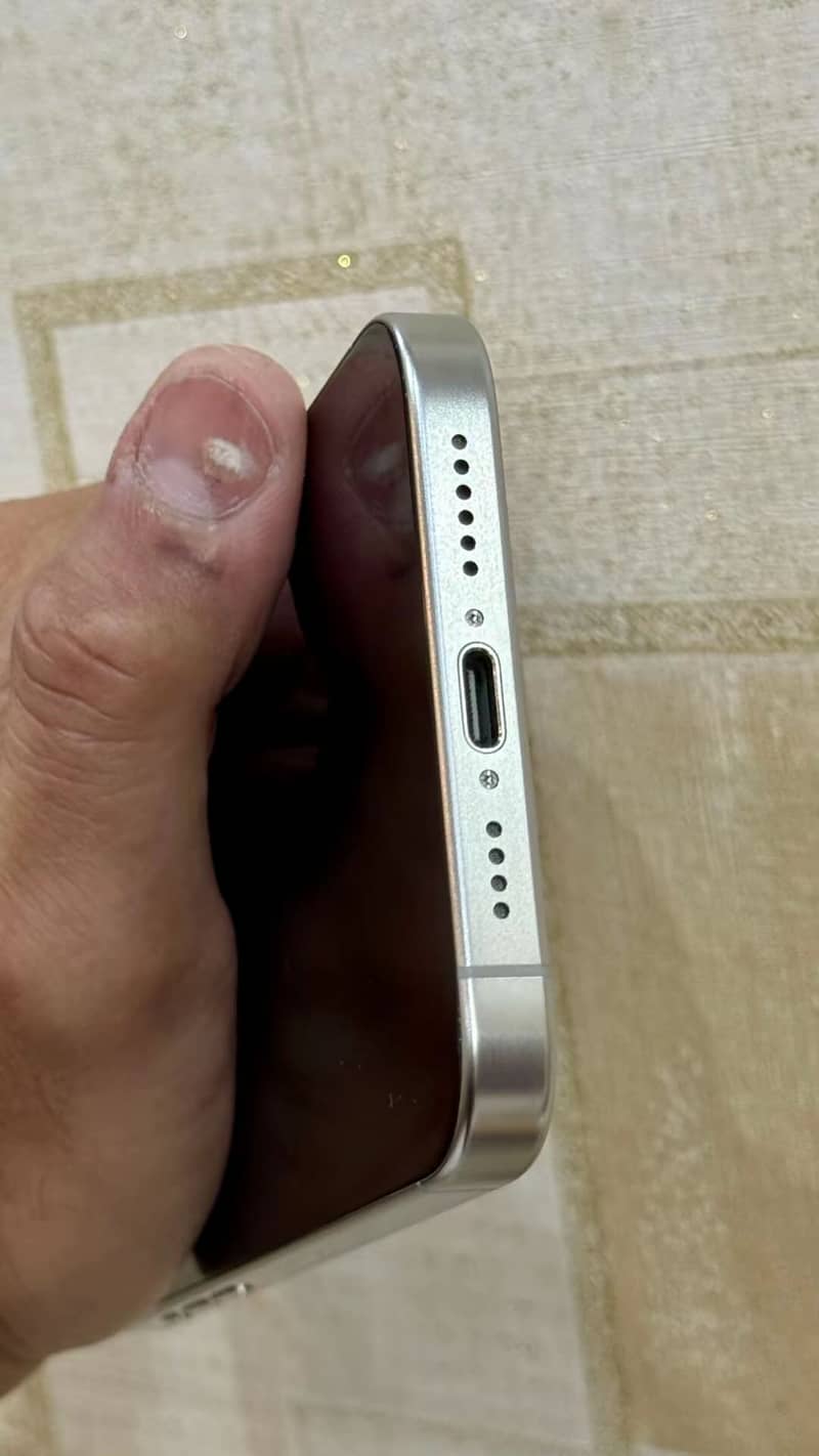 Apple iPhone 15 Pro Max 8