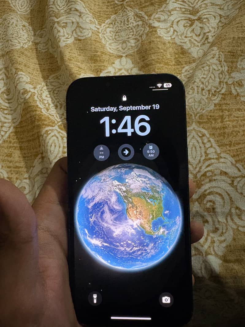 Apple iPhone 13 4