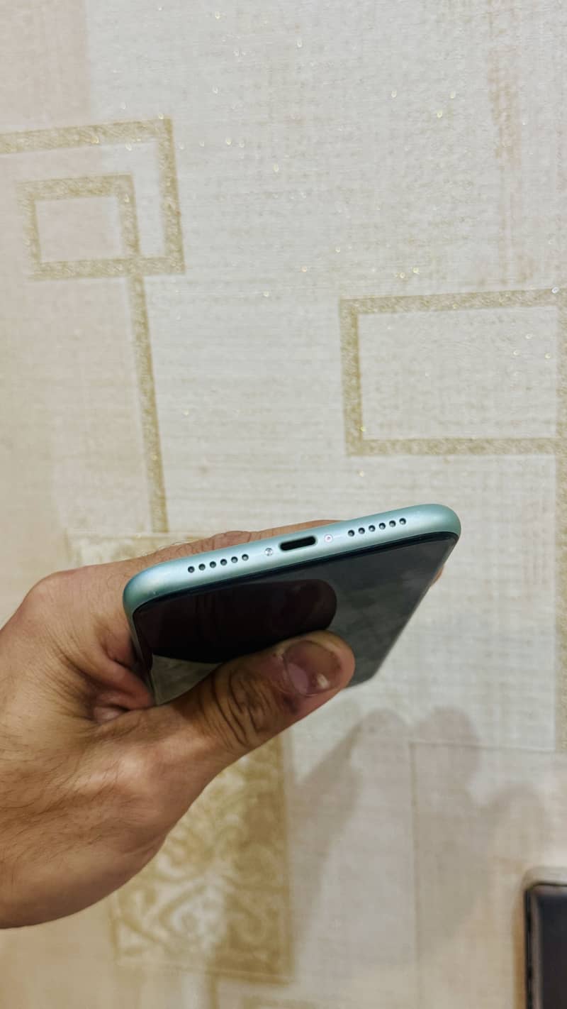 Apple iPhone 11 9